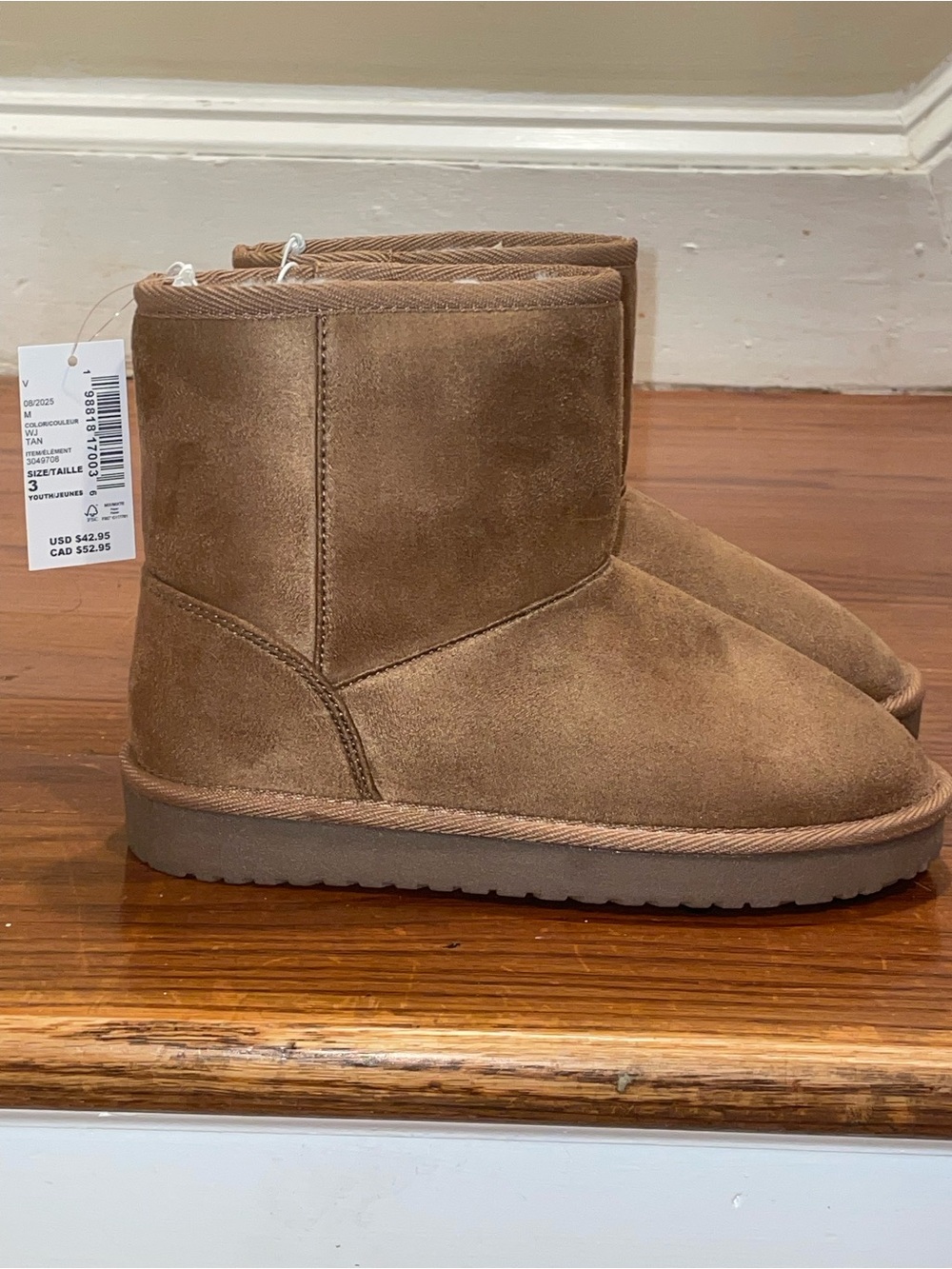 NEW Children’s Place Short Suede Boots in Tan size 3